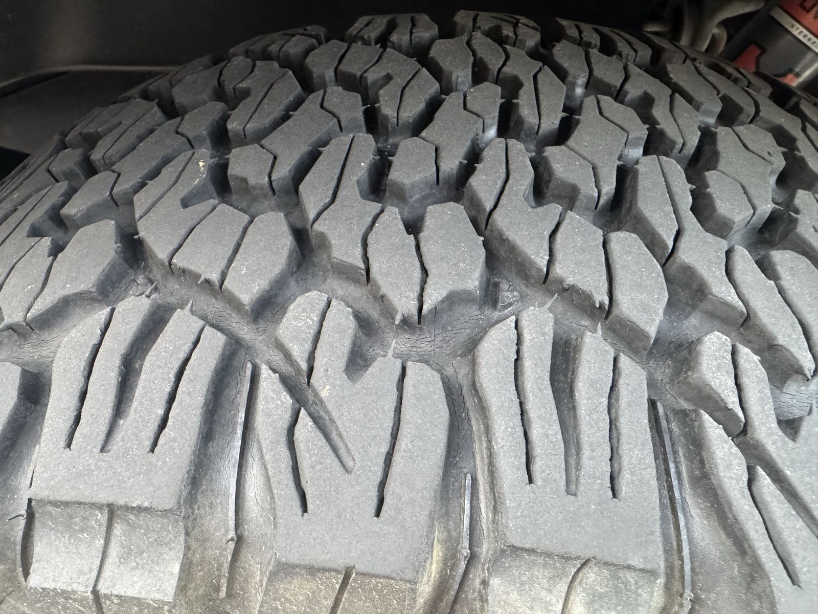 BFGoodrich All-Terrain T/A KO2 35x12.50R20LT Tire & Moto Metal Wheel