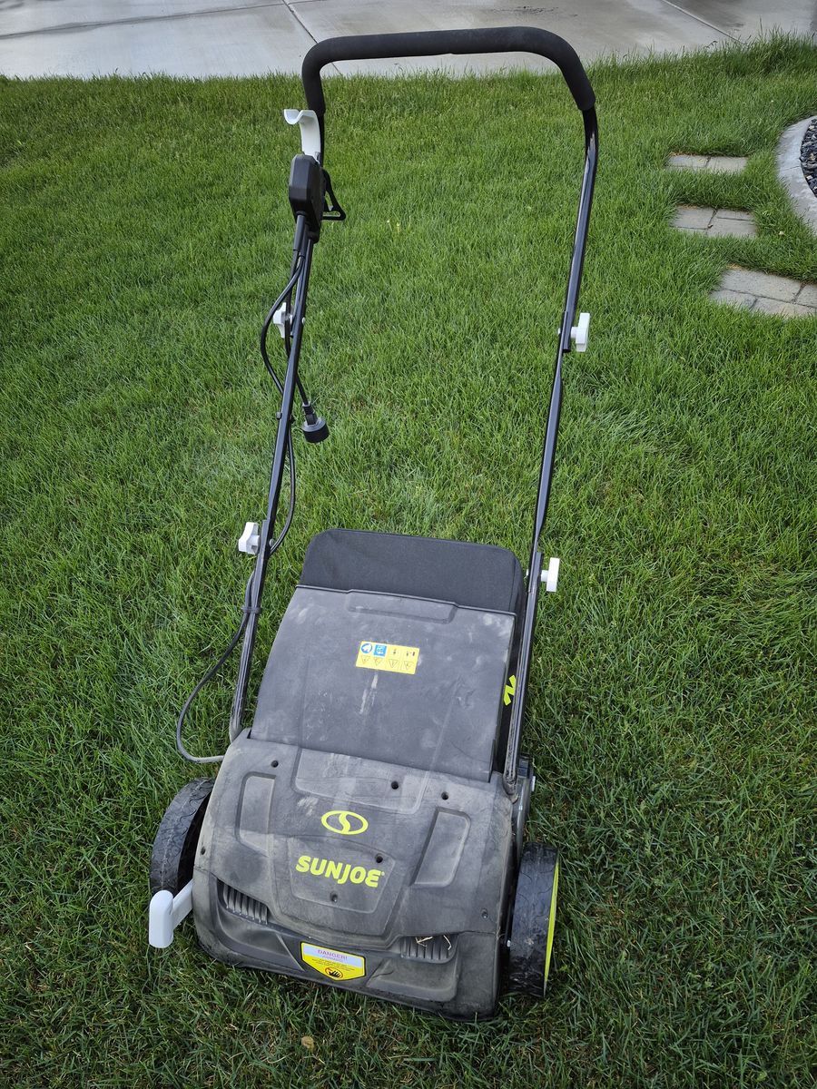 Lawn Dethatcher & Scarifier, $25/day (Sunjoe, 12.6")