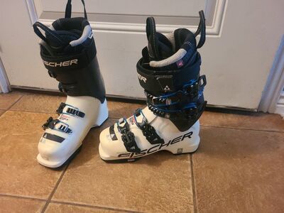 grip walk ski boots 23-23.5 M5-5.5 W6-6.5