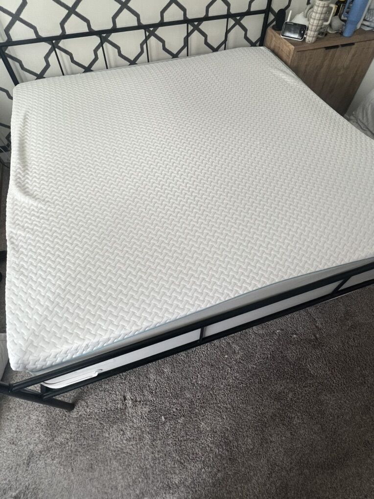 King Size Mattress With Memory Foam Topper