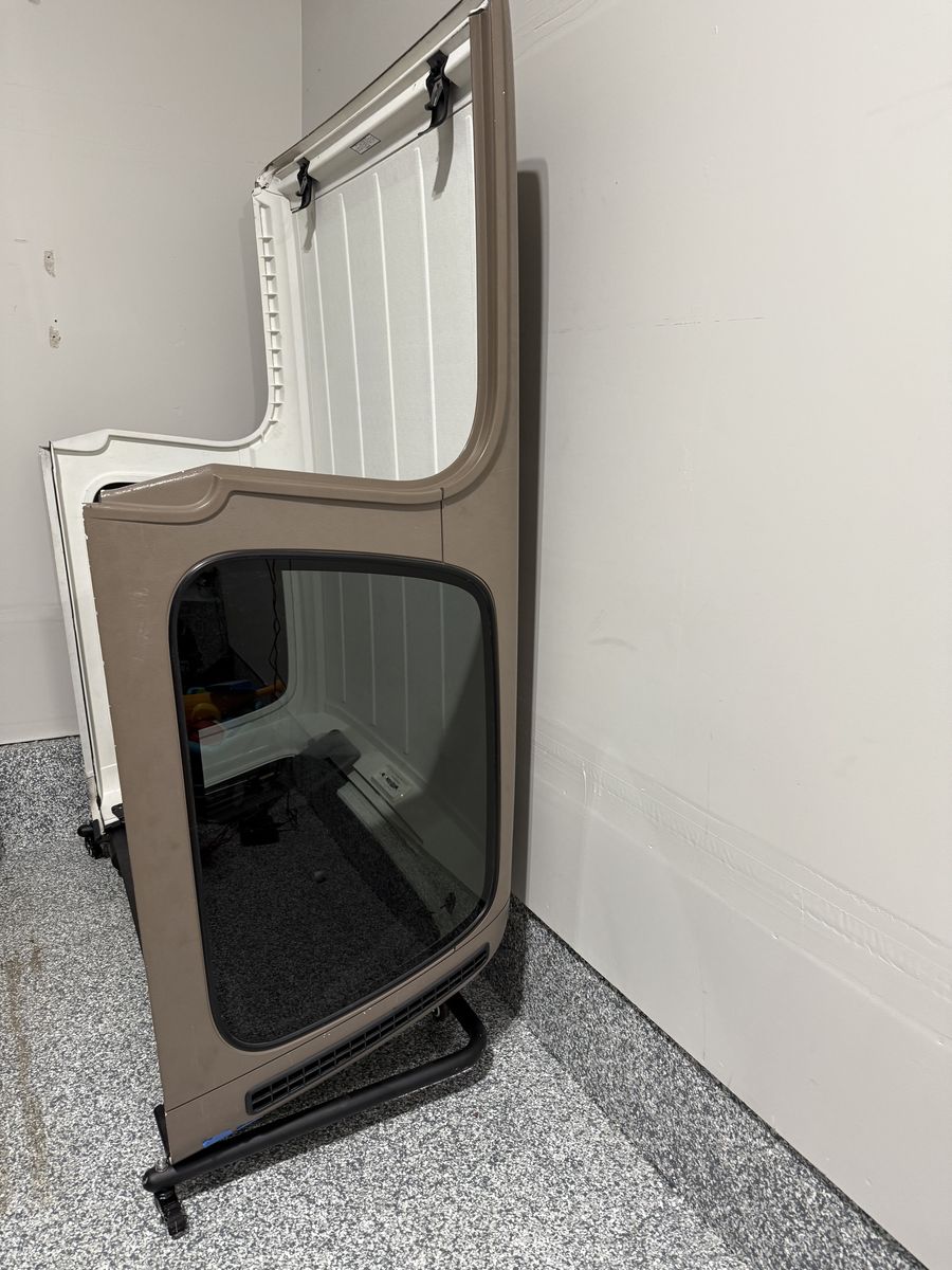 Main image 10