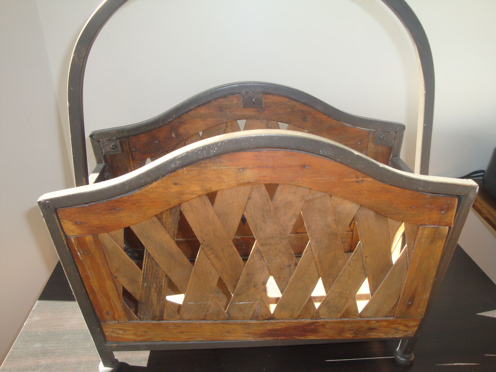 magazine/book holder