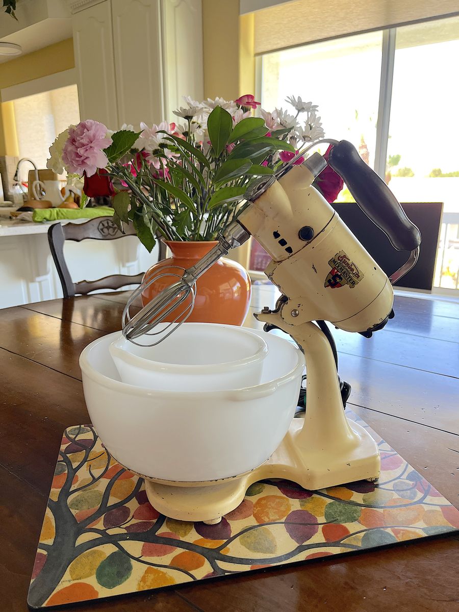 St George, Antique Sunbeam 1935 Mixmaster