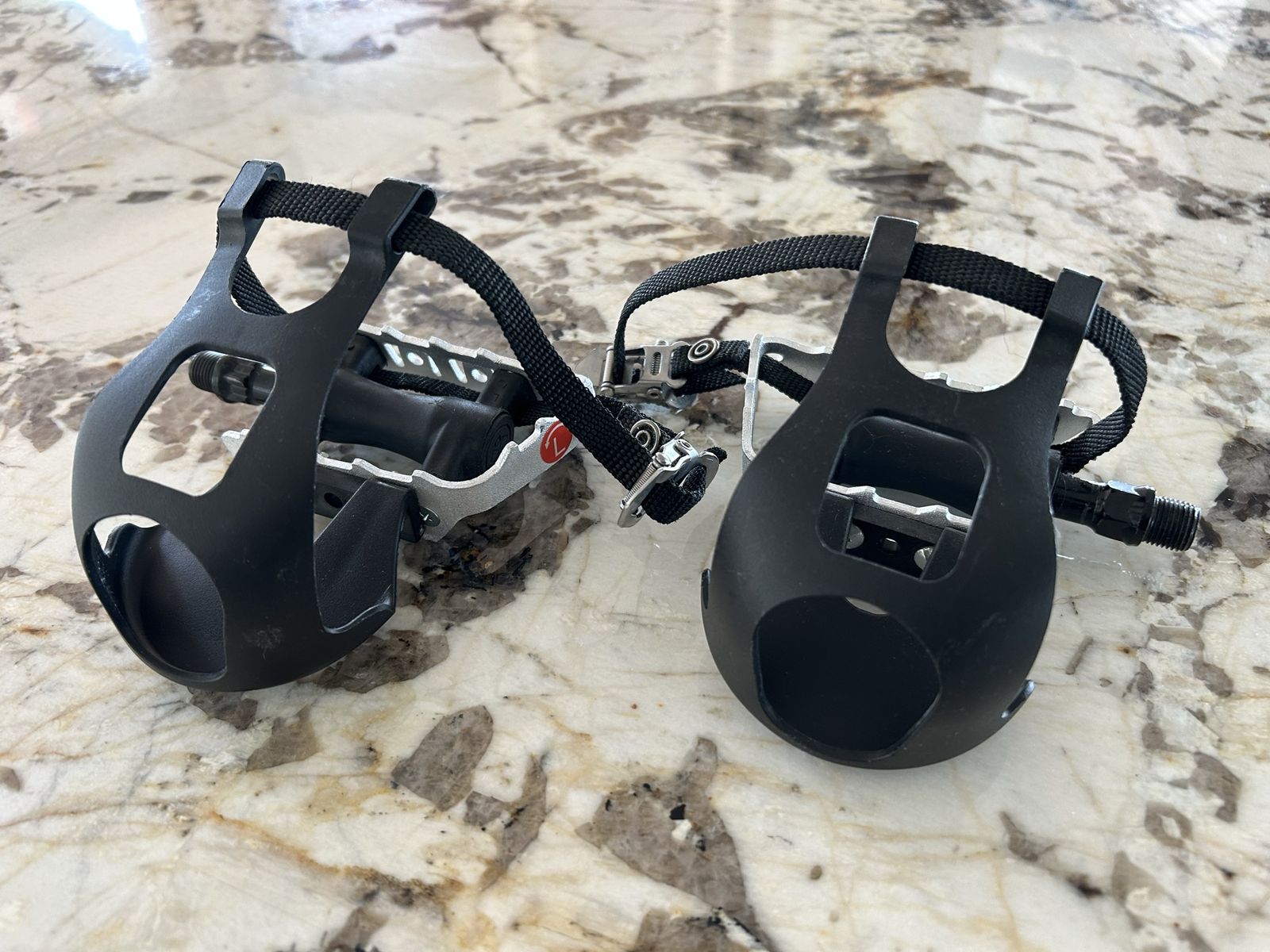 Universal Spin Bike Pedals with Cages & Straps