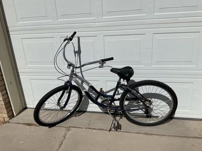 Schwinn Cruiser Bike, 26-inch Wheels, Blue/Silver, Single Speed, Comfort Saddle
