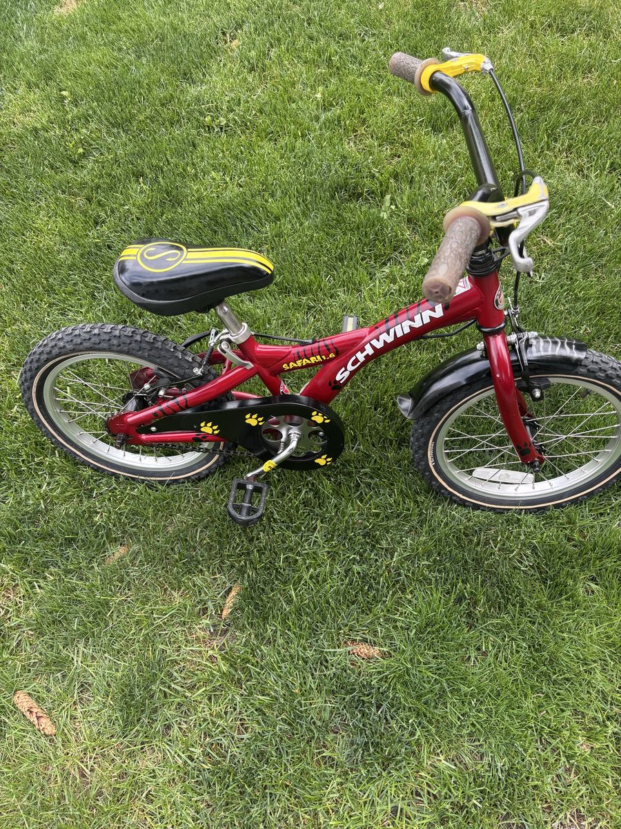 Make your little one happy riding this bike 16” wheels coaster and hand brakes 40.00 or best offer cash only