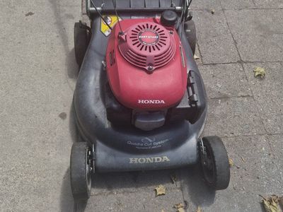 Honda Harmony II HRR216 Quadra Cut System 21" Push Lawn Mower - Easy Start self.proppelled.does not.work comes with bag