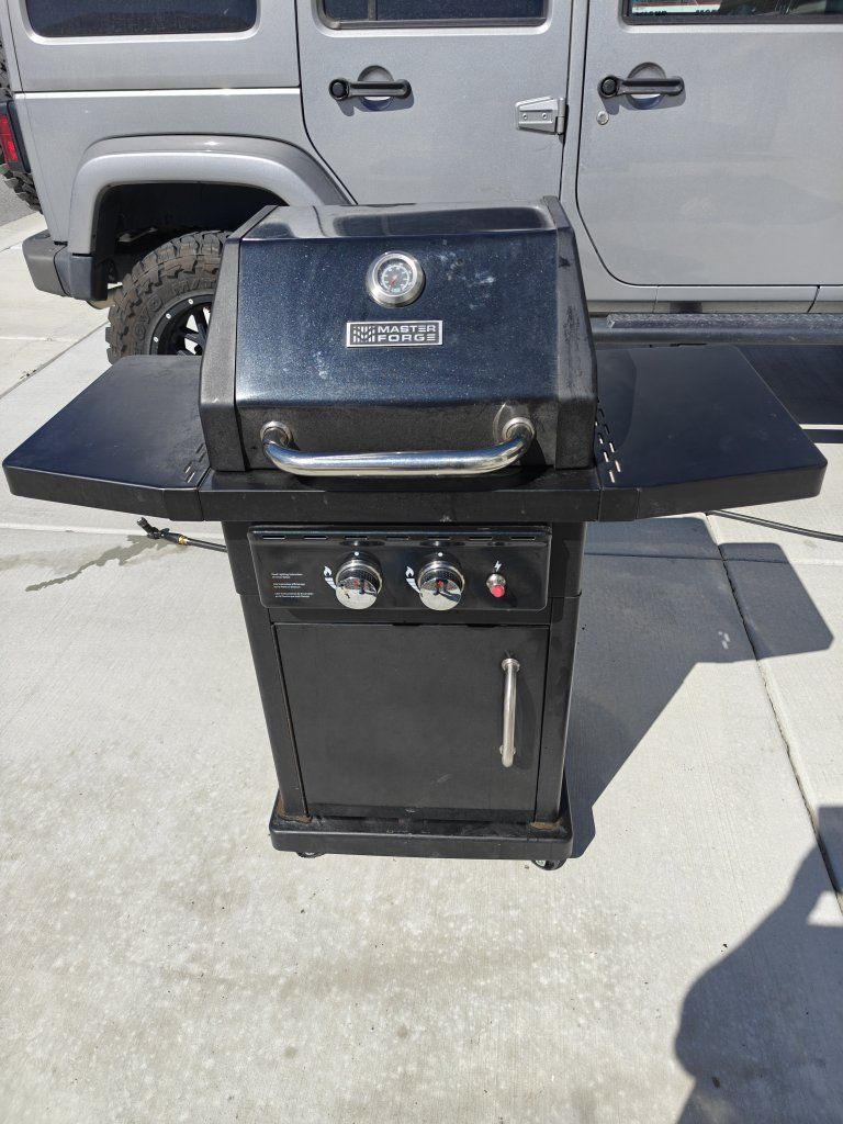 Outdoor 2 burner propane grill - Master Forge