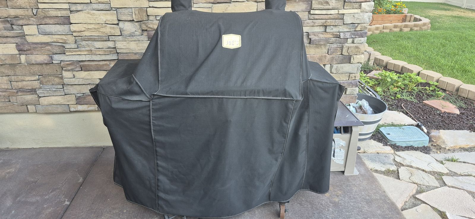 Oklahoma Joe's Rider DLX Pellet Grill and Smoker with Cover