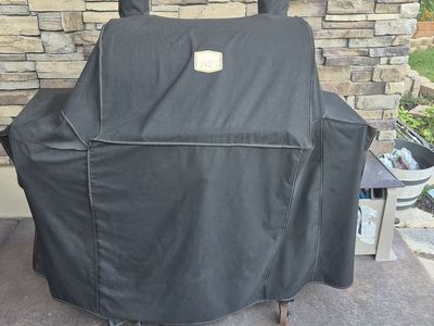 Oklahoma Joe's Rider DLX Pellet Grill and Smoker with Cover