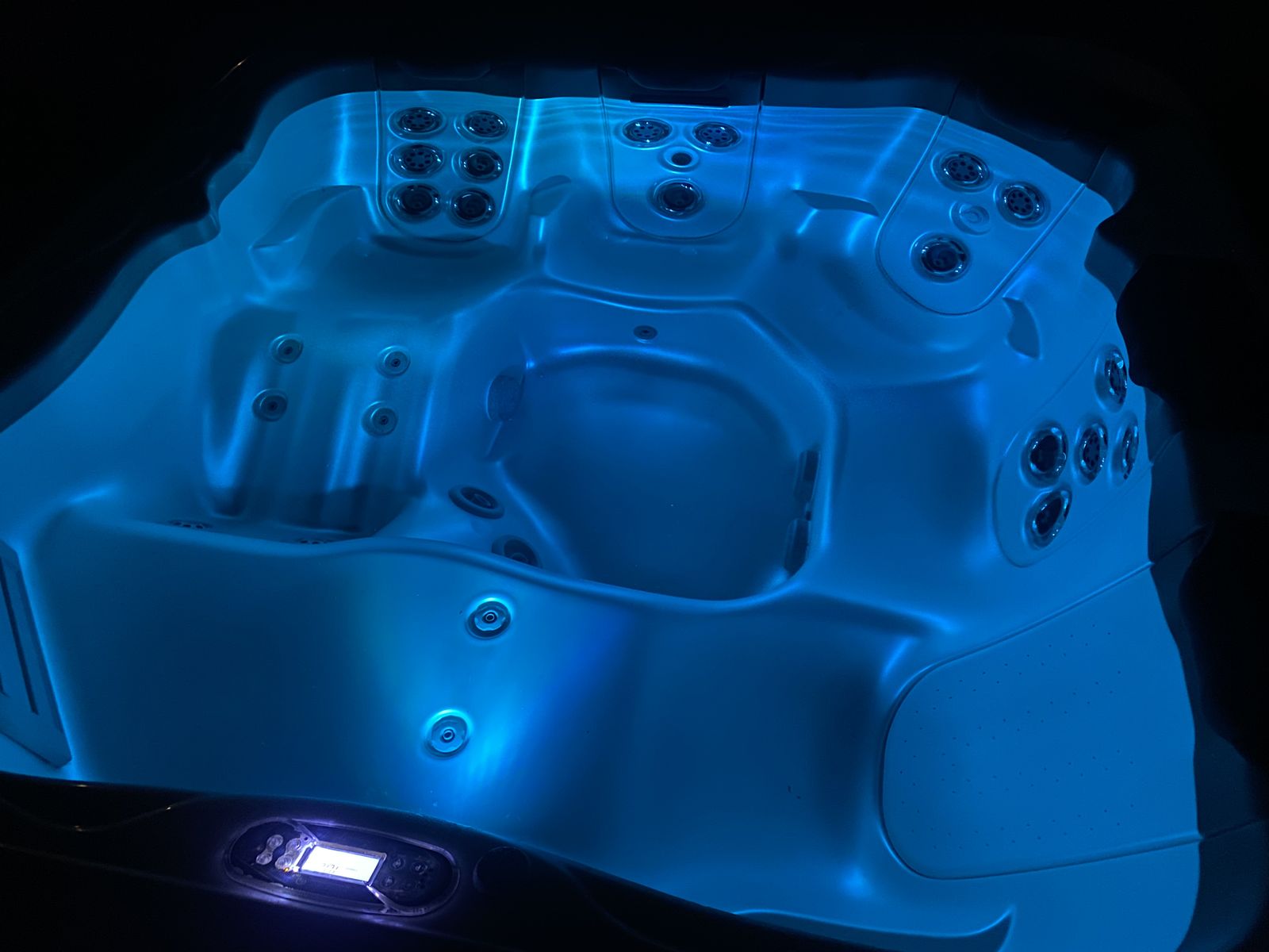 Main image 7
