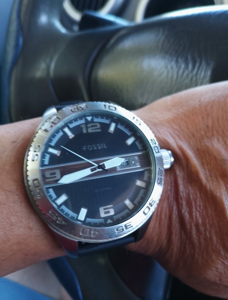 Fossil Men's Watch | Black Dial | Silver-Tone Bezel | Date Display | Black Strap