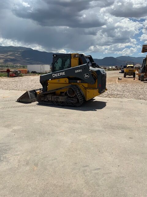 2018 John Deere 333G – High Flow – 2400 Hrs