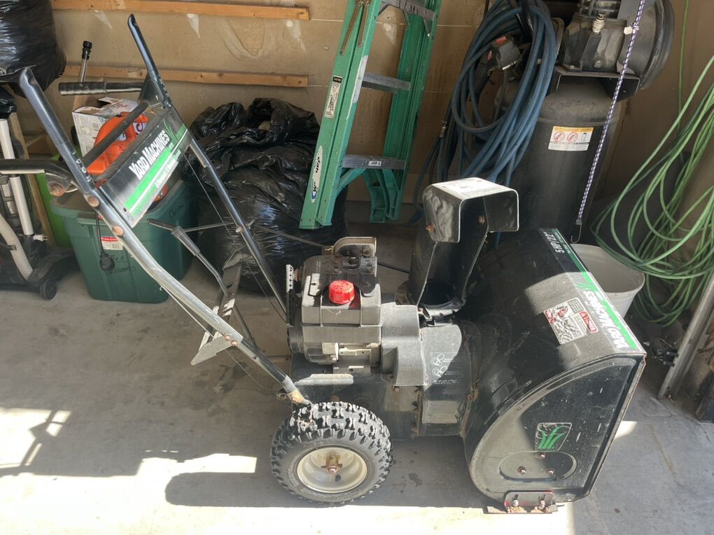 Solid Heavy Duty Snow Blower