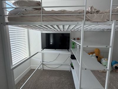 FOR SALE: Full-over-Twin Bunk Bed ️