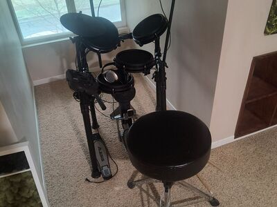 Alesis nitro mesh drum kit