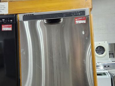 NICE WHIRLPOOL STAINLESS STEEL DISHWASHER! W-WARRANTY