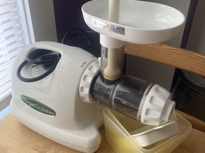 Omega Cold Press Juicer