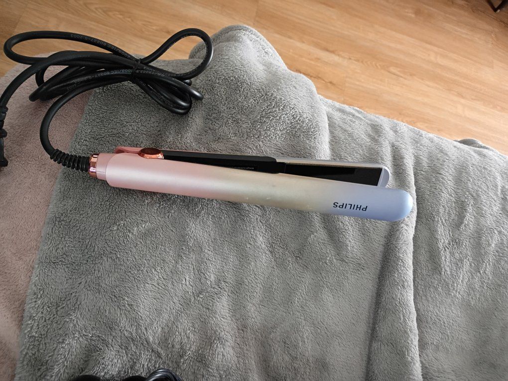 Philips Hair Straightener - Ceramic Plates, Multicolor Fade Design