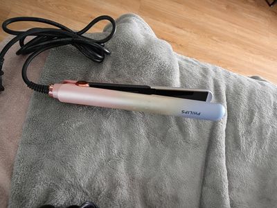 Philips Hair Straightener - Ceramic Plates, Multicolor Fade Design