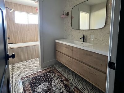 Tile (flooring)