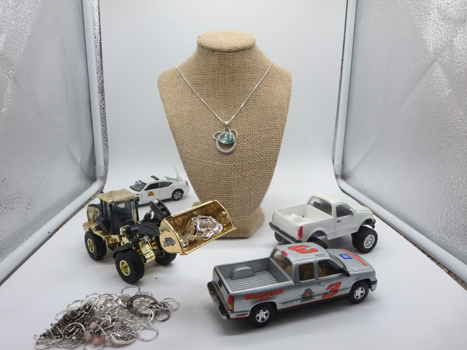 Sterling Silver open circle Abalone pendant w/ 23" box chain