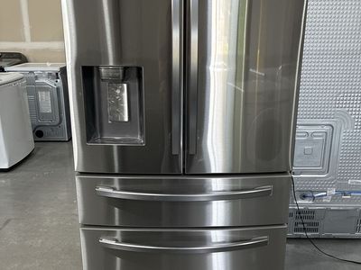 Samsung Stainless Steel French Door Refrigerator with Exterior Water Dispenser & Flex Drawer