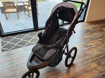 Jeep Jogging Stroller + Britax Infant Car Seat + Base Travel System - Excellent Condition