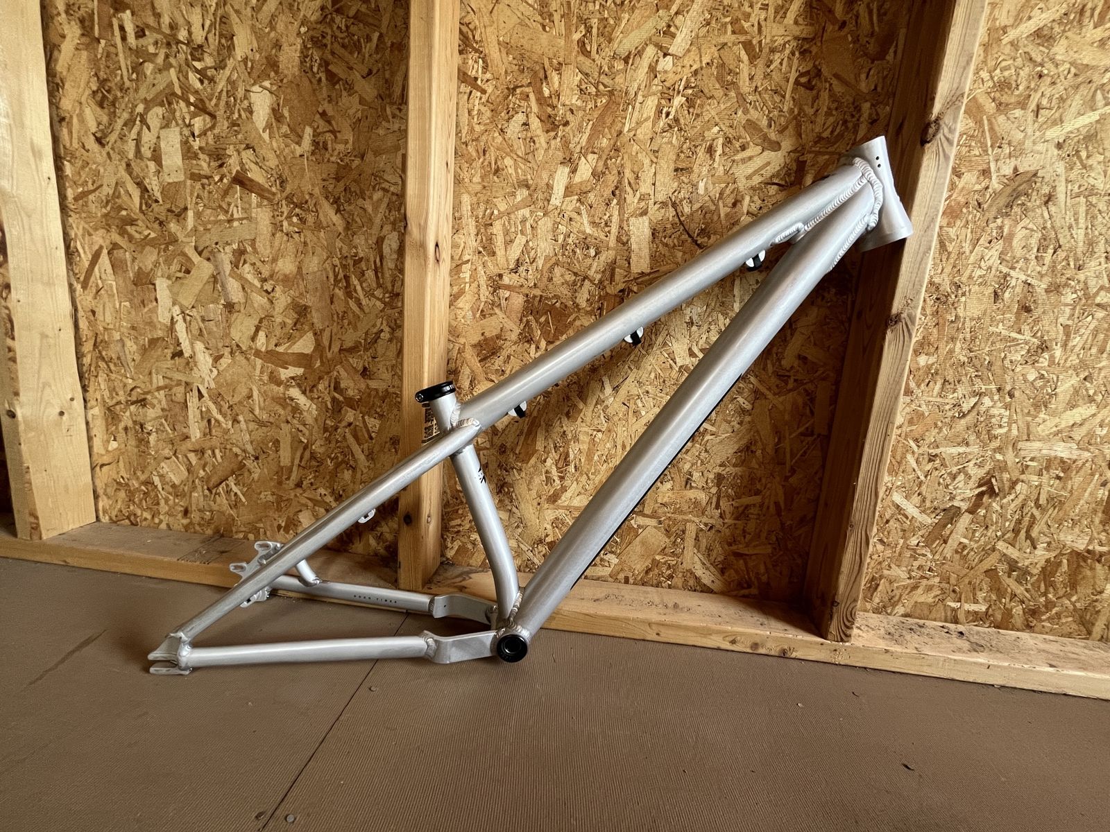 2024 GT La Bomba DJ Frame Raw Md 26”