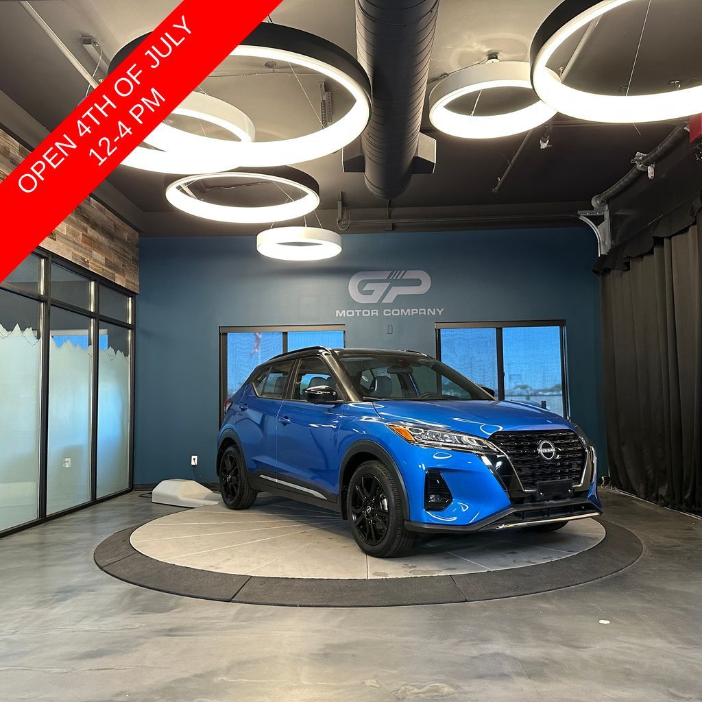 2023 Nissan Kicks SR
