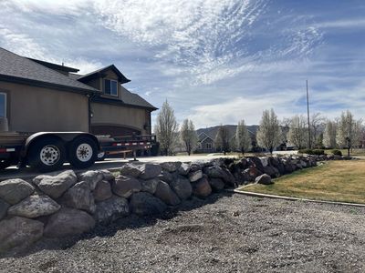 Landscaping And Retaining Wall Rocks