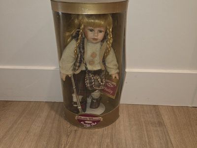 Collectibles Memories Porcelain Doll Bailey Blonde Hair Plaid Outfit In Box