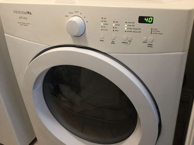 Frigidaire Affinity 7.0 cu ft Electric Dryer, Works Great, Large Capacity
