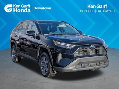 2025 TOYOTA RAV4 XLE