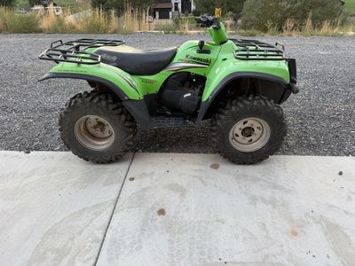 2005 Kawasaki Prairie 700 V-Twin 4x4 ATV - Green Utility Quad