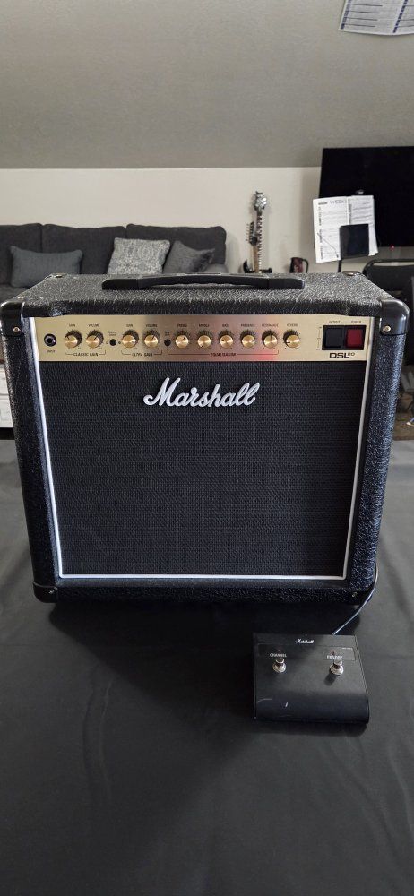 Marshall DSL20 tube amp with foot switch