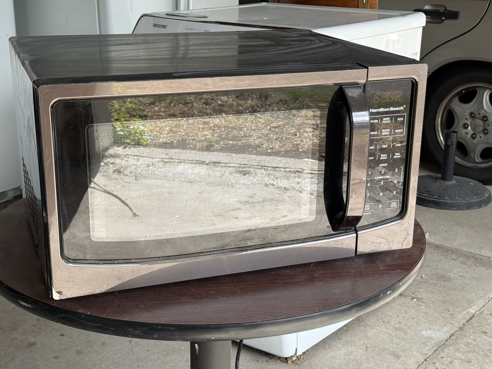 Hamilton Beach 1.1 Cu. Ft. 1000W Countertop Microwave Oven - Stainless Steel Finish