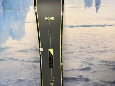 Used 2025 Rome Ravine 152cm Snowboard