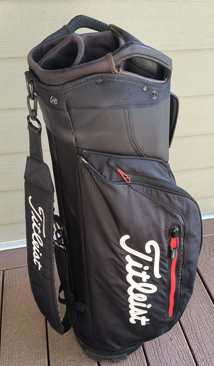 Titleist Club 7 bag golf cart ready
