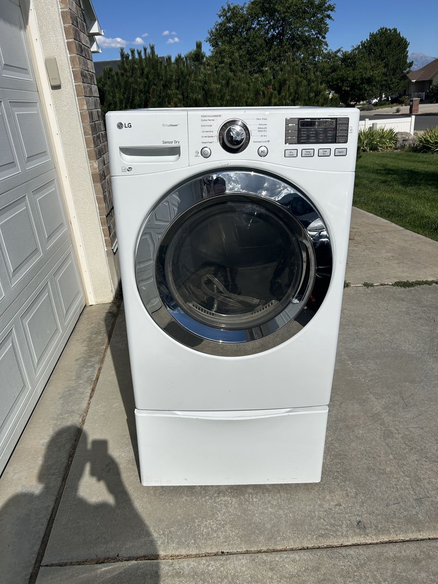 LG DLEX3370W Electric Front Load Dryer White with Pedestal