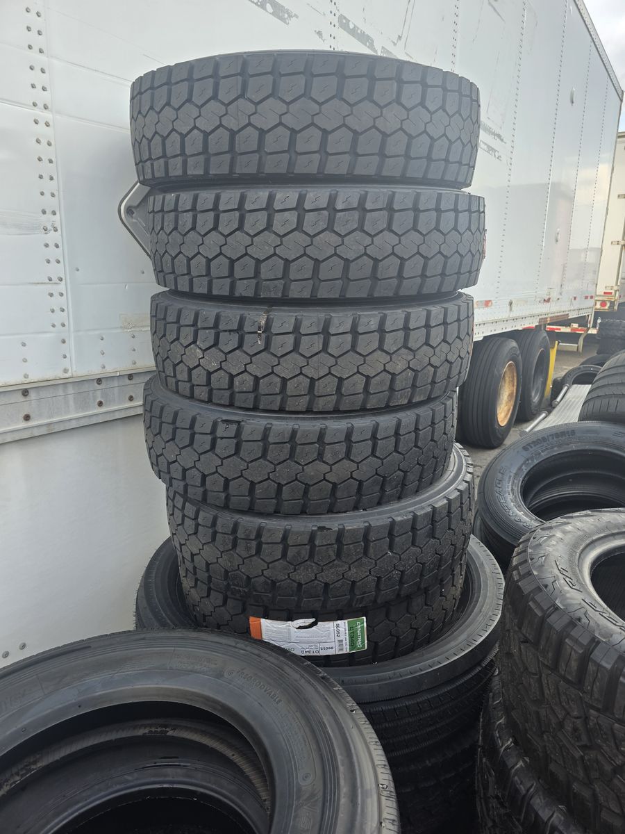 Dynatrac DT340  245/70r19.5 Medium Duty Truck Drive Position Tire 96052