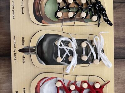 Melissa & Doug Shoe Tying Board