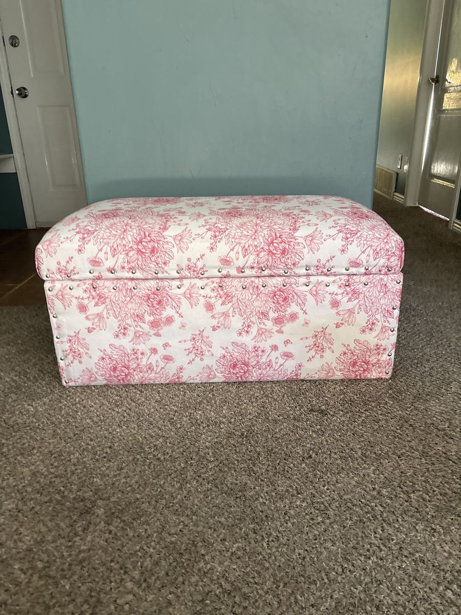 Upholstered trunk