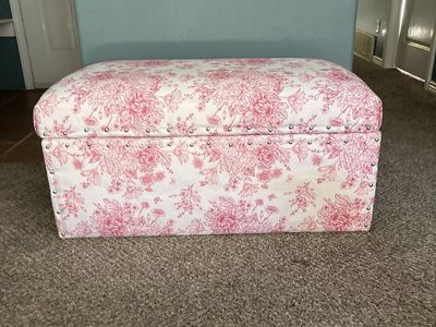 Upholstered trunk