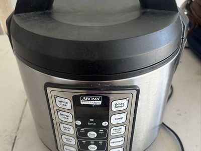 AROMA Digital Rice Cooker