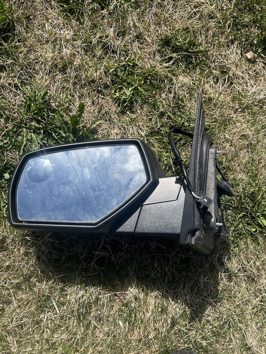 2014-18 GMC/CHEVY driver side mirror