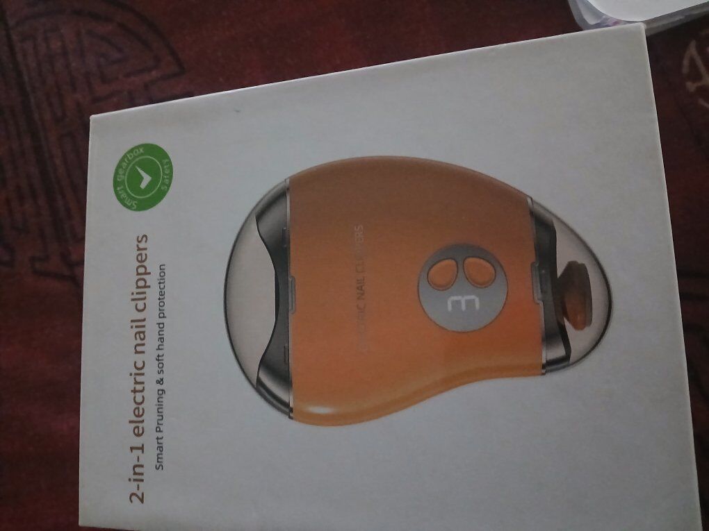 Electric nail clipper