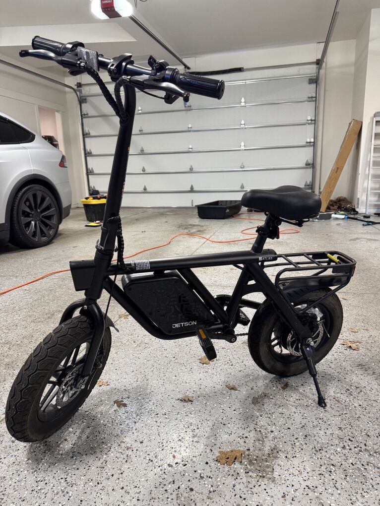 Jetson Atlas Fat Tire E-Bike - Like New - Kids