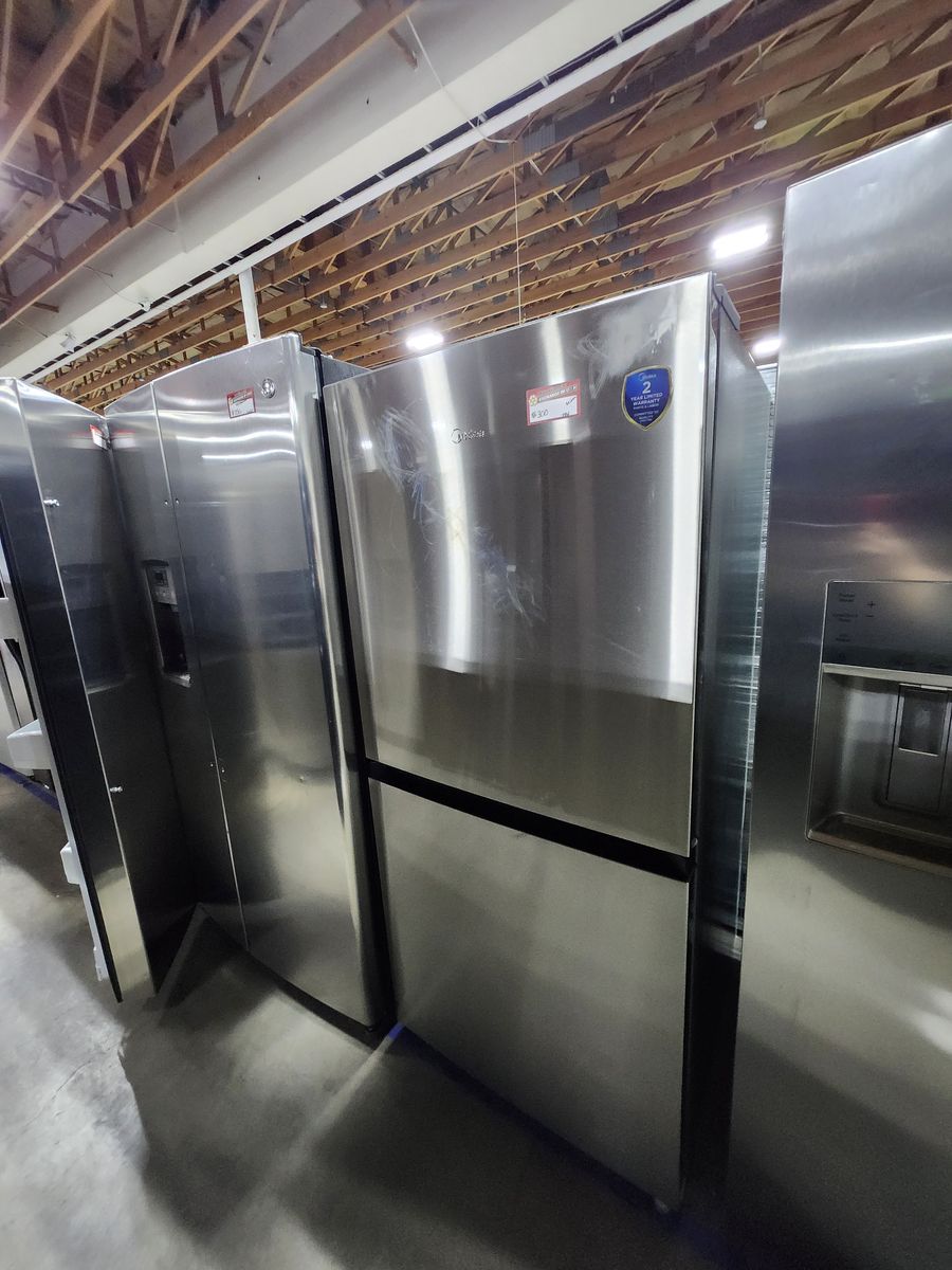 Like New! Midea Stainless Steel Top Freezer Refrigerator