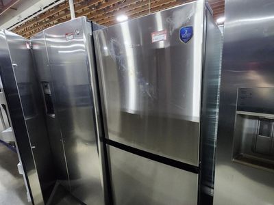 Like New! Midea Stainless Steel Top Freezer Refrigerator
